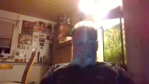 Snapshot of blindsurfer780299 chatting on November 29, 9:40 pm blindsurfer780299 online show from November 29, 9:40 pm