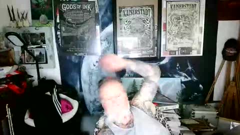 Snapshot of blindsurfer780299 chatting on December 2, 11:37 am blindsurfer780299 online show from December 2, 11:37 am