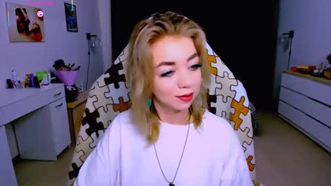 Nicole online show from September 15, 4:01 am