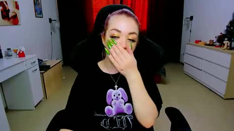 Nicole online show from January 13, 9:19 am