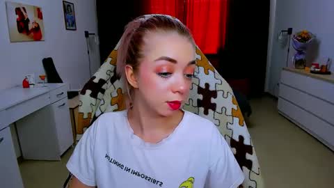 Nicole online show from February 8, 9:56 am