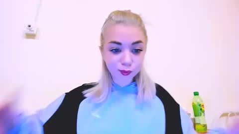 Nicole online show from February 24, 3:53 pm