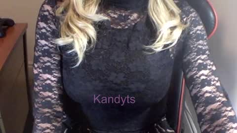 Snapshot of blkandy23 chatting on October 24, 1:03 am Kandyts online show from October 24, 1:03 am