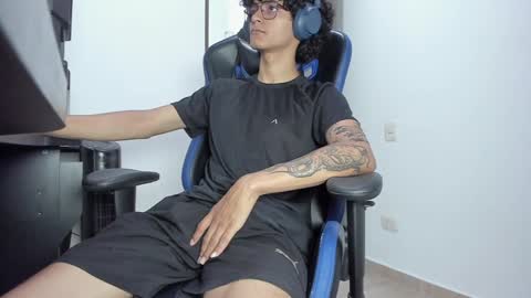 Snapshot of blkdick_men chatting on January 27, 5:15 pm ALEX online show from January 27, 5:15 pm