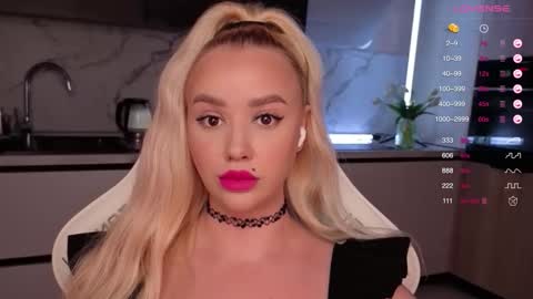 Lana online show from September 18, 9:22 am