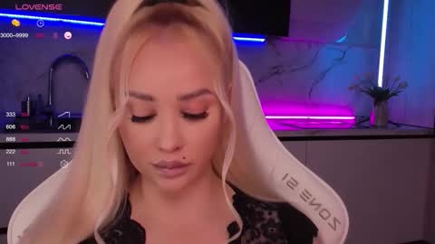 Lana online show from October 16, 7:20 am