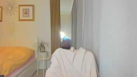 Nicole online show from February 5, 4:58 pm