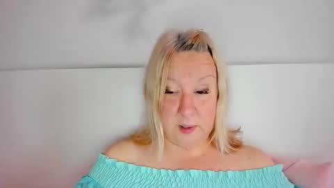 Nicole online show from October 16, 9:32 am