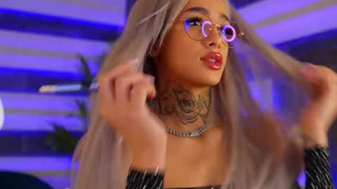 Snapshot of blondie_muller chatting on November 30, 8:57 pm blondie_muller online show from November 30, 8:57 pm