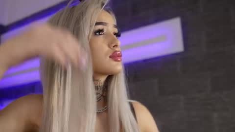 Snapshot of blondie_muller chatting on December 15, 9:08 pm blondie_muller online show from December 15, 9:08 pm