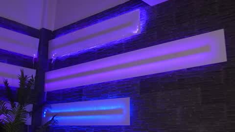 Snapshot of blondie_muller chatting on January 9, 8:54 pm blondie_muller online show from January 9, 8:54 pm