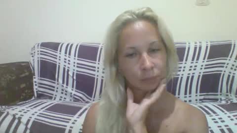 Snapshot of blondiepam23 chatting on October 18, 5:57 pm BlondiePam online show from October 18, 5:57 pm