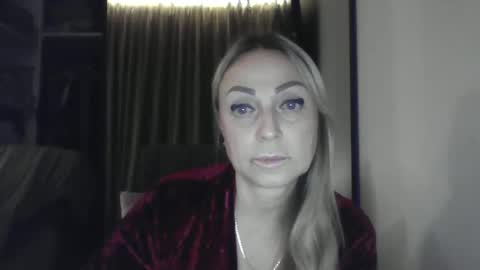 Snapshot of blondkitti chatting on November 3, 6:42 pm Iren online show from November 3, 6:42 pm