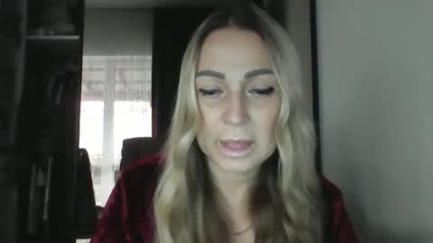 Snapshot of blondkitti chatting on November 13, 12:59 pm Iren online show from November 13, 12:59 pm