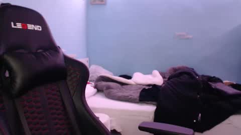 Snapshot of blondmusie chatting on October 14, 7:47 pm CAT online show from October 14, 7:47 pm