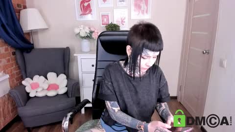 Snapshot of blood__mary chatting on April 8, 8:31 pm Mary online show from April 8, 8:31 pm