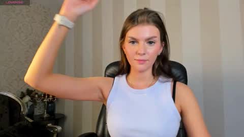 Snapshot of bloomingofvanessa chatting on February 8, 1:03 pm Vanessa online show from February 8, 1:03 pm