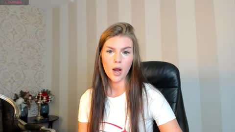 Snapshot of bloomingofvanessa chatting on February 13, 11:50 am Vanessa online show from February 13, 11:50 am