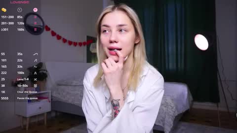 Adeline online show from March 9, 6:28 am