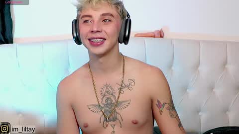 Snapshot of blue_boy_1 chatting on December 26, 5:58 am TAY online show from December 26, 5:58 am