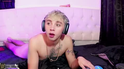 Snapshot of blue_boy_1 chatting on December 26, 9:01 am TAY online show from December 26, 9:01 am