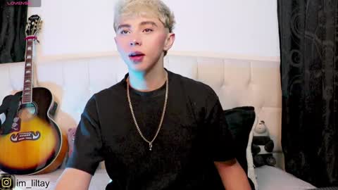 Snapshot of blue_boy_1 chatting on January 3, 1:58 pm TAY online show from January 3, 1:58 pm