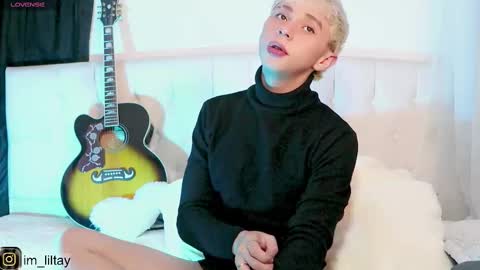 Snapshot of blue_boy_1 chatting on February 15, 12:37 am TAY online show from February 15, 12:37 am