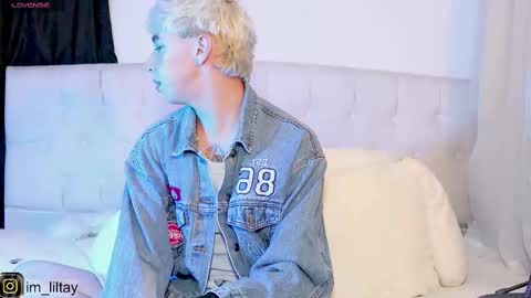 Snapshot of blue_boy_1 chatting on February 17, 3:15 am TAY online show from February 17, 3:15 am