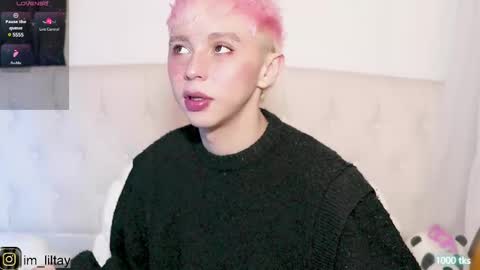 Snapshot of blue_boy_1 chatting on March 8, 2:12 am TAY online show from March 8, 2:12 am