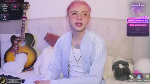 Snapshot of blue_boy_1 chatting on March 10, 2:06 am TAY online show from March 10, 2:06 am