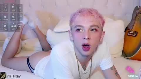 Snapshot of blue_boy_1 chatting on March 11, 12:54 am TAY online show from March 11, 12:54 am