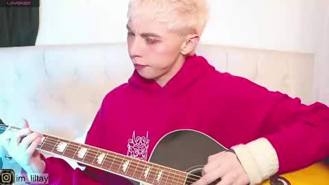 Snapshot of blue_boy_1 chatting on March 12, 5:02 am TAY online show from March 12, 5:02 am