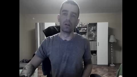 Runaway online show from December 14, 8:08 pm