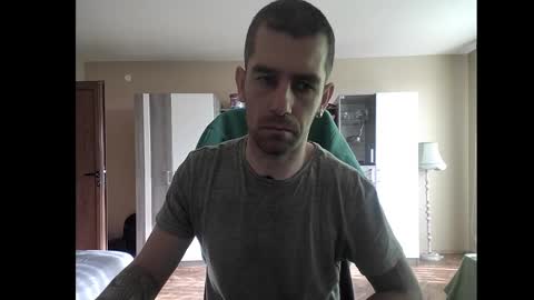 Runaway online show from December 17, 9:17 am