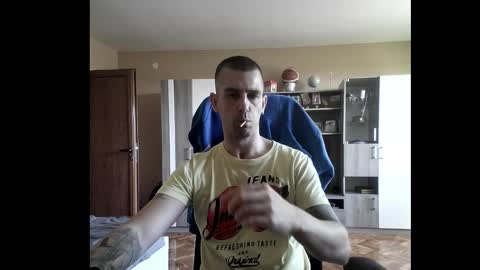 Runaway online show from October 31, 1:45 pm