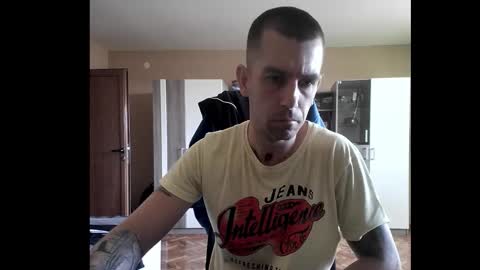 Runaway online show from November 1, 2:19 pm