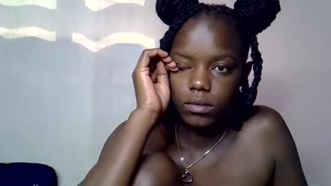 blue_savagee online show from October 18, 7:31 am