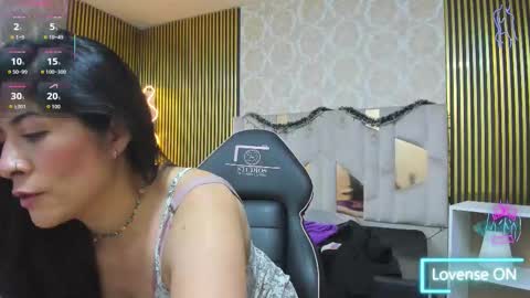 blue_tay1 online show from January 19, 3:32 am