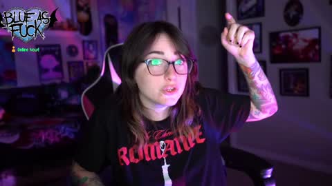 Snapshot of blueasfuck chatting on December 20, 4:31 am Blue online show from December 20, 4:31 am