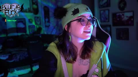 Snapshot of blueasfuck chatting on December 29, 12:41 am Blue online show from December 29, 12:41 am