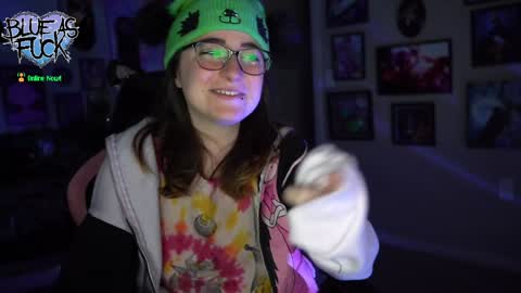 Snapshot of blueasfuck chatting on January 21, 2:33 am Blue online show from January 21, 2:33 am