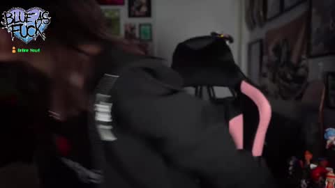 Snapshot of blueasfuck chatting on October 8, 1:47 am Blue online show from October 8, 1:47 am