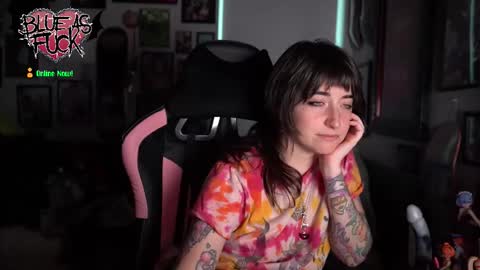 Snapshot of blueasfuck chatting on October 22, 12:33 am Blue online show from October 22, 12:33 am