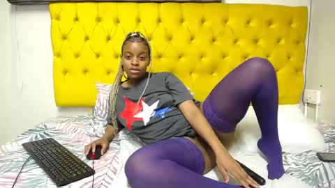 Snapshot of bluedi622952 chatting on February 22, 7:47 pm Tee online show from February 22, 7:47 pm