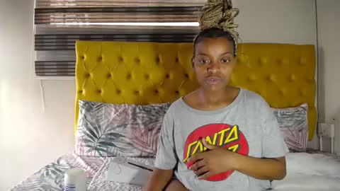 Snapshot of bluedi622952 chatting on February 24, 4:38 am Tee online show from February 24, 4:38 am