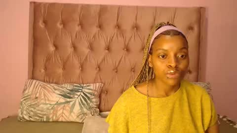 Snapshot of bluedi622952 chatting on March 9, 3:27 pm Tee online show from March 9, 3:27 pm