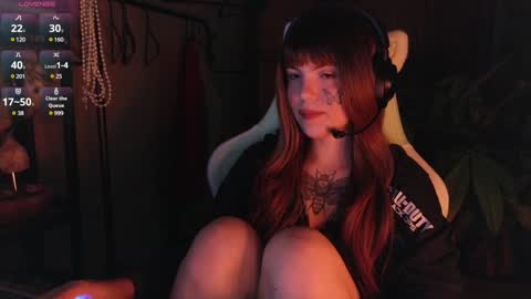 Snapshot of bluedweeb chatting on January 4, 5:16 am Blue online show from January 4, 5:16 am