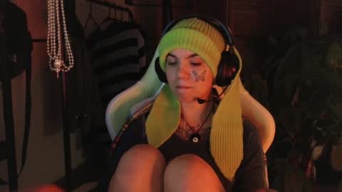 Snapshot of bluedweeb chatting on January 31, 2:15 am Blue online show from January 31, 2:15 am