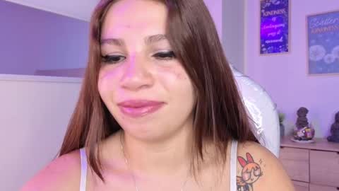 Snapshot of bluee_hazell chatting on September 21, 10:28 am online show from September 21, 10:28 am