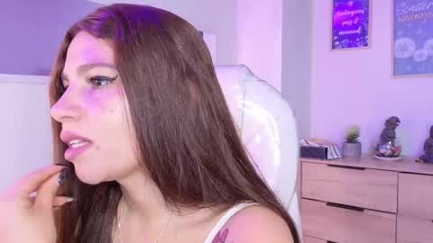 Snapshot of bluee_hazell chatting on October 27, 6:01 pm online show from October 27, 6:01 pm